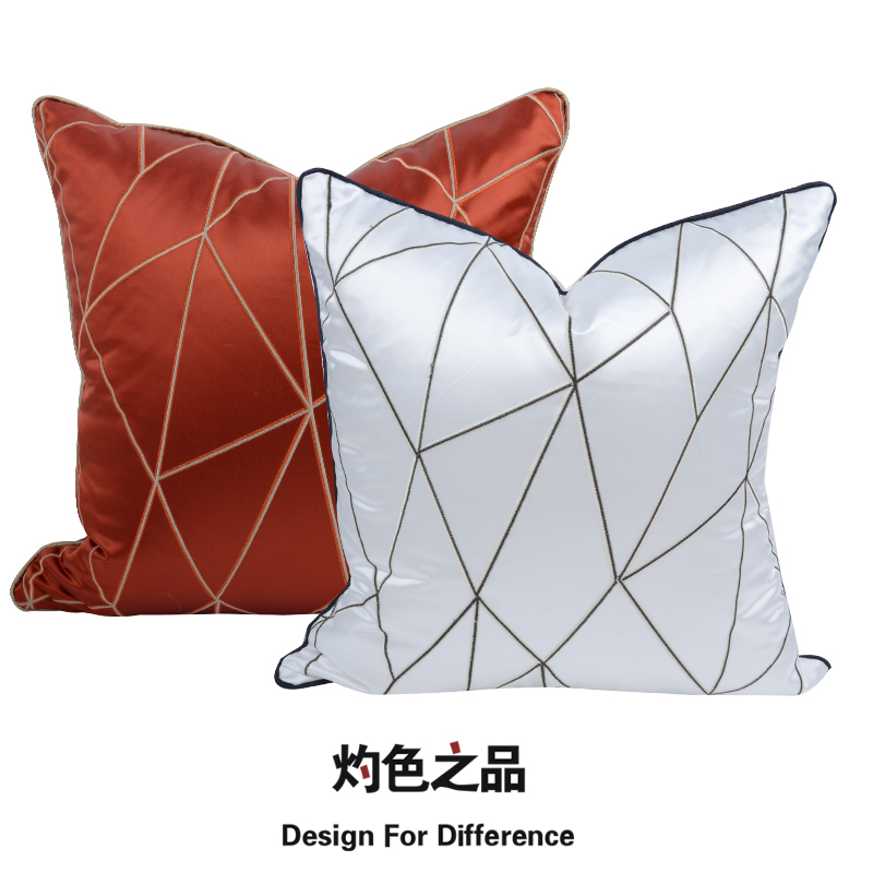 白色美式简约抱枕轻奢卧室绸缎