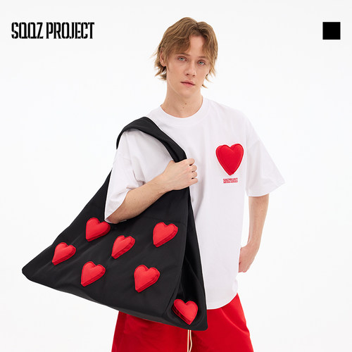 SQQZ PROJECT立体满幅小爱心设计感单肩背包情侣款户外旅游滑雪包