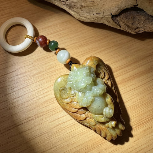 和田玉黄白河磨玉貔貅手把件吊坠