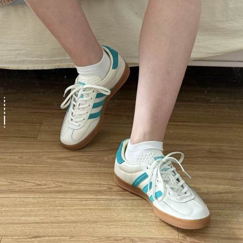 阿迪达斯男女运动休闲低帮板鞋