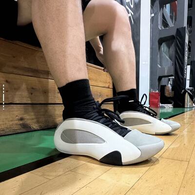 ADIDAS阿迪达斯正品HARDEN VOL.8 中帮男子运动休闲篮球鞋 IG6649