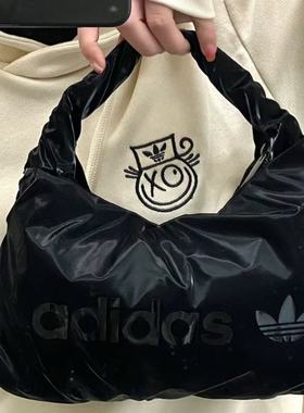 Adidas阿迪达斯三叶草Logo徽标印花拉链包单肩手提云朵包HK0154
