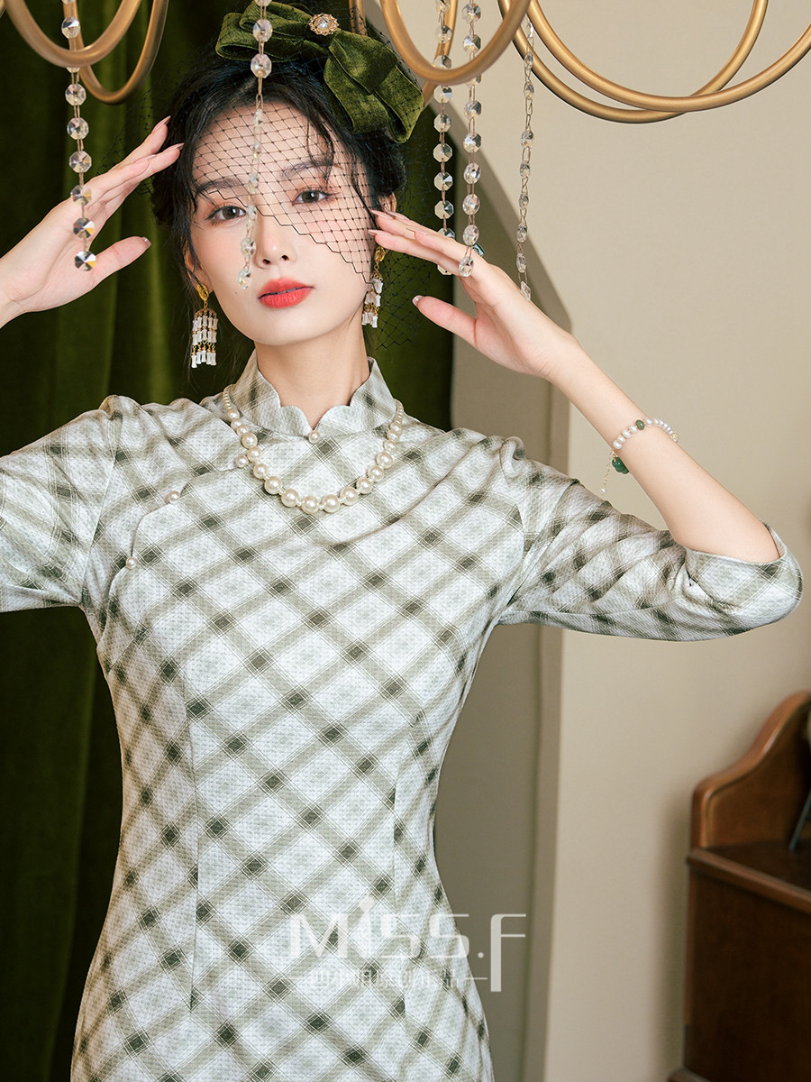MISS SI의 긴팔 겨울 치파오 2024 새로운 가을 겨울 새로운 중국 스타일의 고급 복고풍 중국 스타일의 젊은 스타일