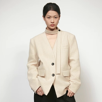 RUSTLE INTERLUDE 无领围巾羊毛棉西装外套