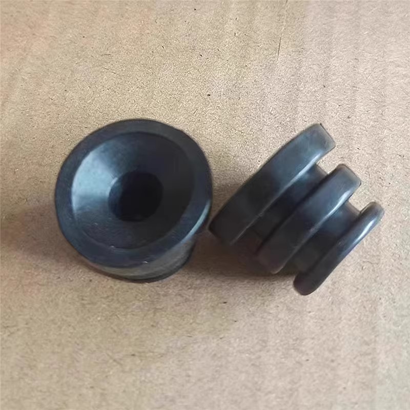 塑料罩板下面用固定胶墩