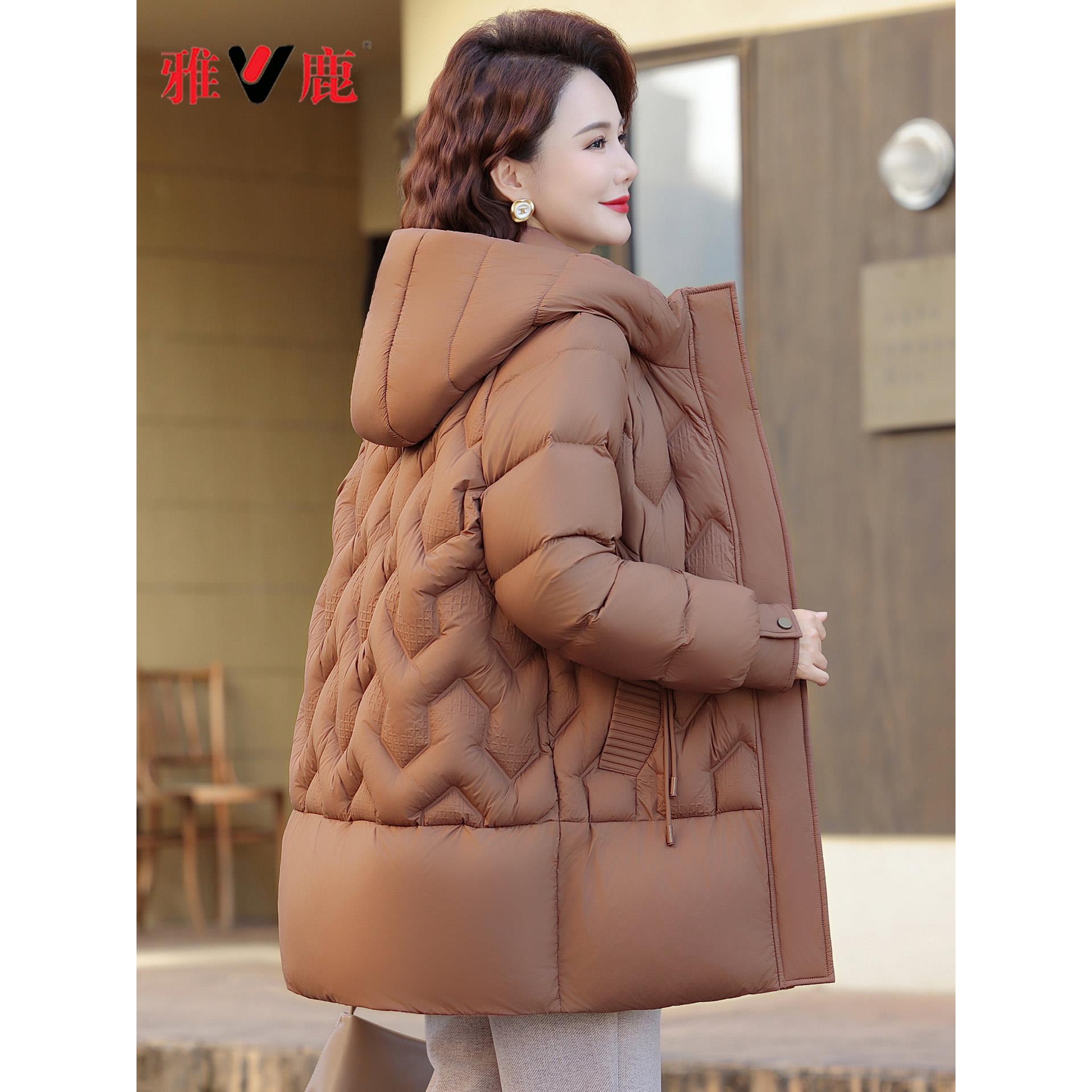 妈妈羽绒服女冬季新款中老年中长款连帽加厚保暖白鸭绒冬装女