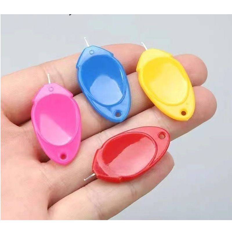 家用拇指多彩穿针器手工缝纫配件穿线器老人认针穿针引线快速