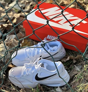 Nike 耐克男女气垫增高复古跑步鞋CJ1671