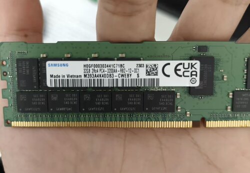 三星 M393A4K40DB3-CWEBY 服务器专用内存条： - 容量：32GB