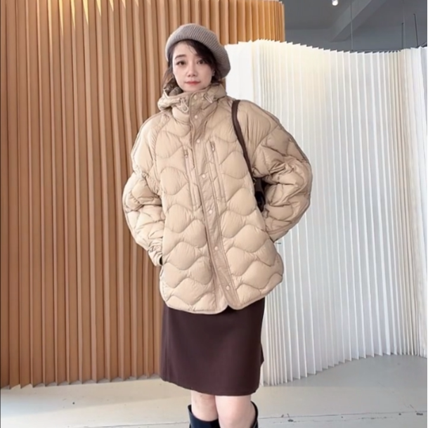 U.M】连帽廓形羽绒服女秋冬 95白鸭绒宽松波浪绗缝轻便尼龙外套