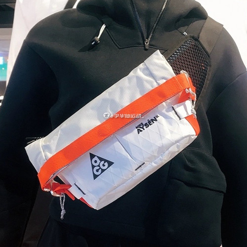 Nike单肩包腰包多功能轻便