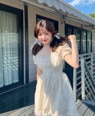 The pure girlish feeling of white moonlight in real life monitoring