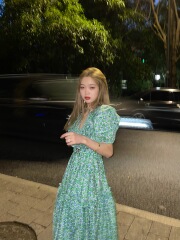 Real shot monitoring summer floral dress with large swing and Auricularia auricula edge collar, waist closing and thin bubble sleeve dress