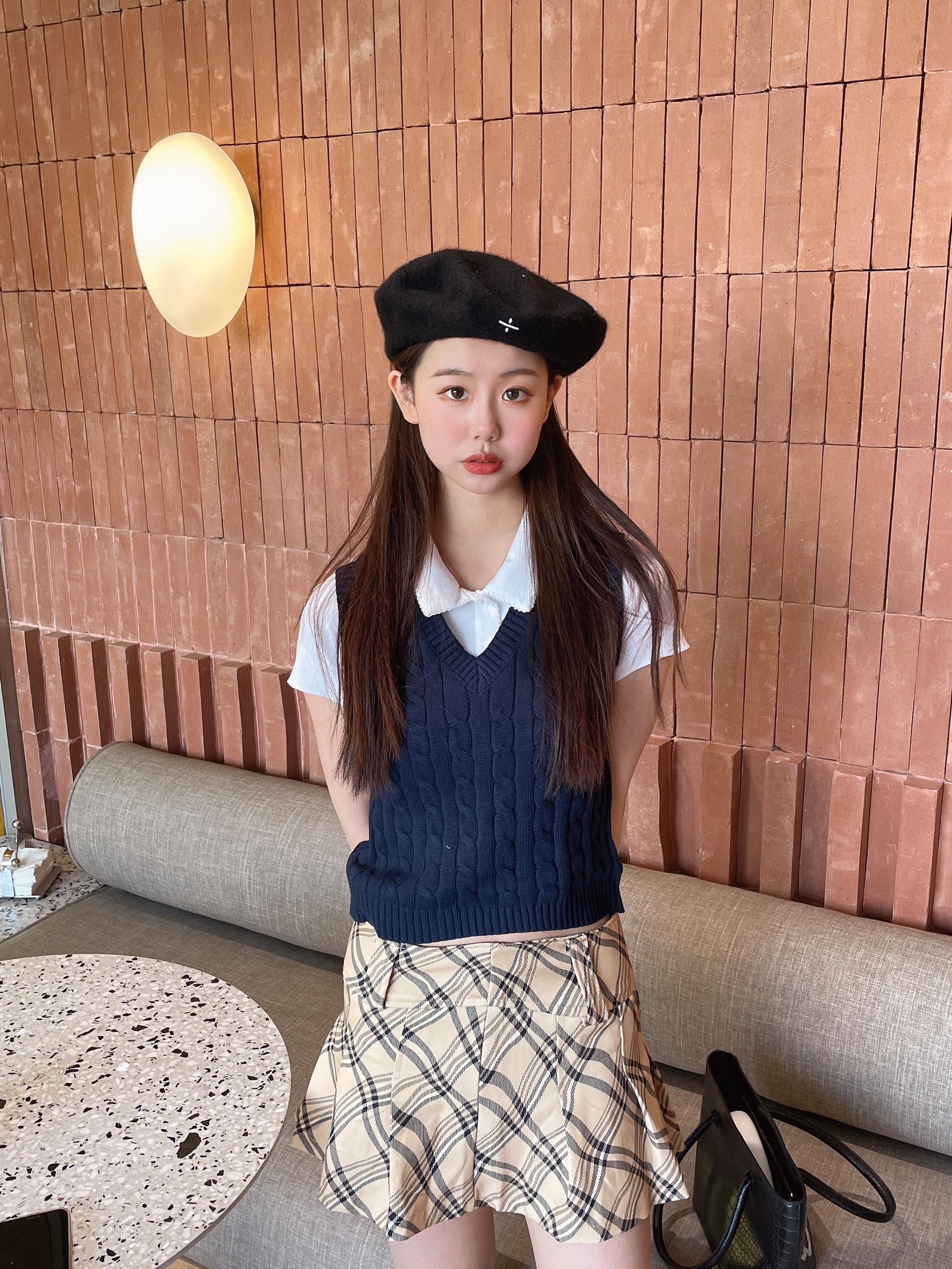 Live shot women's group with top 1 girls' Polo button cardigan short T-shirt + versatile Vest + skirt