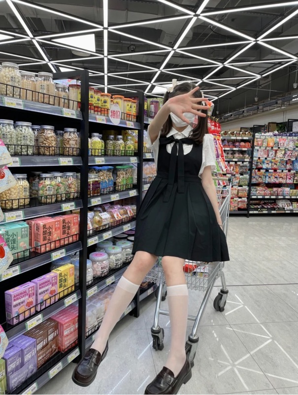 Real JK girl control daily out of the street wear classic bow tie Pleated Dress + shirt