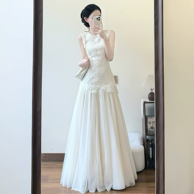 早春漂亮白色背心连衣裙女2026夏新款无袖拼接裙气质收腰显瘦长裙