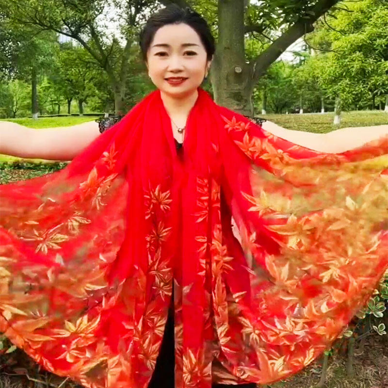 雪纺丝巾女香云纱红色枫叶红围巾披肩亮丝时尚洋气拍照高级感百变