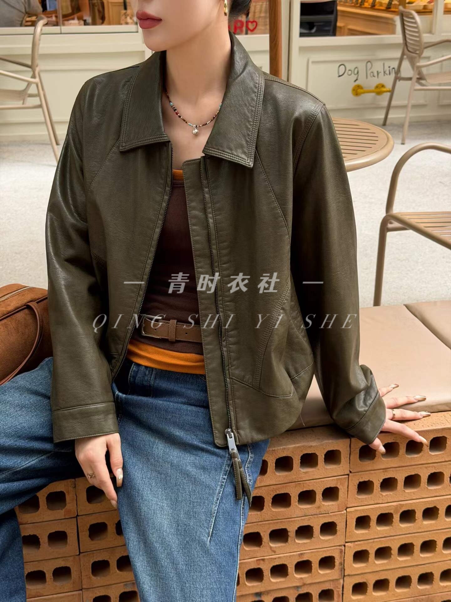 KK77099韩版翻领拉链短款皮衣女