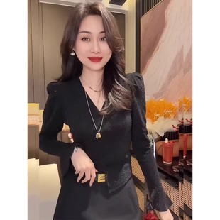 气质新年百搭打底衫 法式 女2025年秋冬新款 显瘦衬衫 上衣 V领喇叭袖