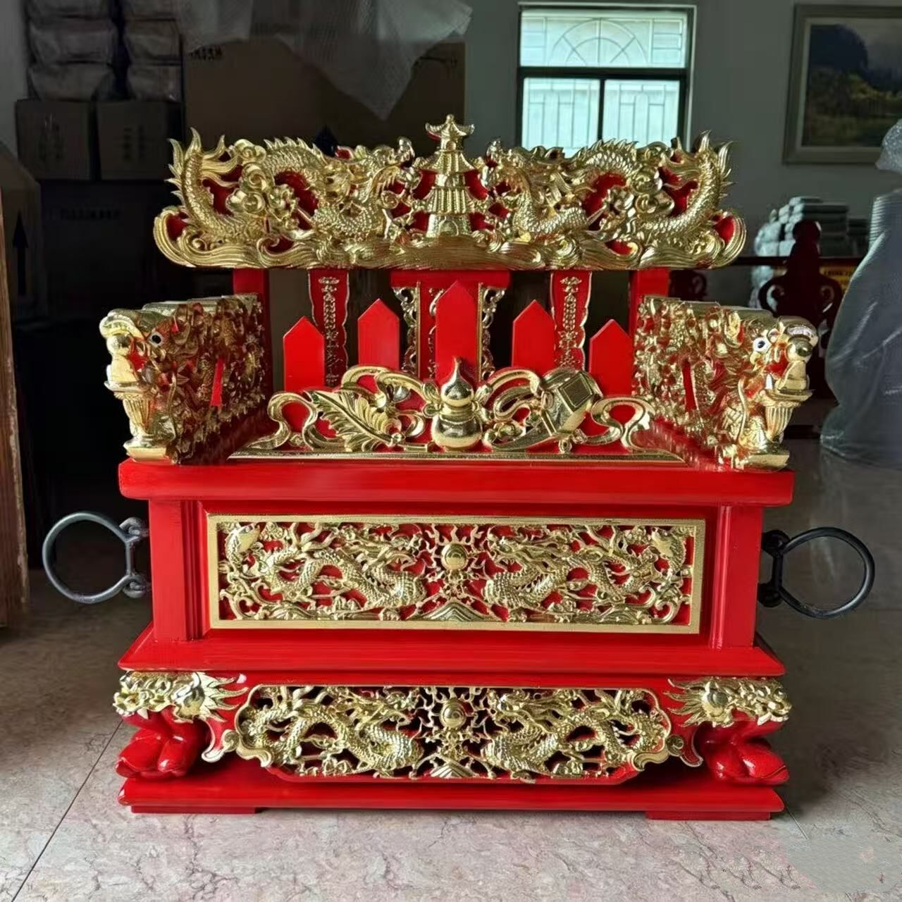 神轿贴金四人抬辇轿显轿