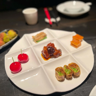 酒店中厨餐具九格圆形展示盘子白瓷冷菜凉菜六吃六味会所特色浅盘