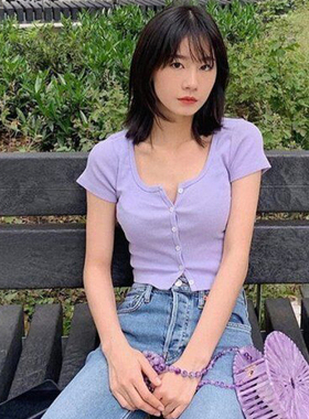 brandy melville宋妍霏圆领单排扣开胸高腰修身短款短袖纯棉T恤女