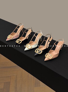 DENTUATUA 轻奢小心机！26ss 尖头绒面金属V扣细高跟包头凉鞋 女
