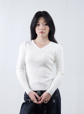 米白色V领长袖针织衫女2025春秋新款毛衣修身显瘦内搭打底衫上衣