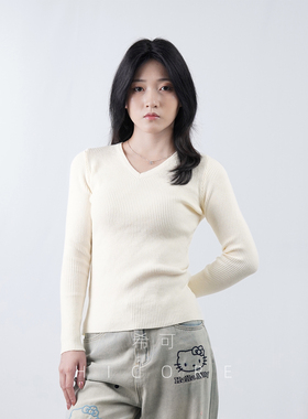 杏色显白长袖针织衫女2025春秋新款女士修身V领内搭打底衫上衣冬