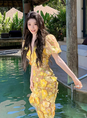 小众设计 橙黄繁花海边沙滩度假立体花朵黄色短袖包臀V领连衣裙女