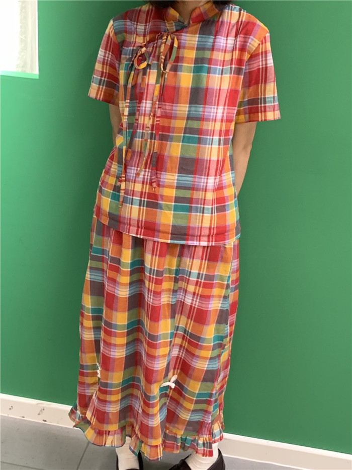 FREAKGIRLS SHOWA CHECKERED GIRL BOW NEW CHINESE STYLE COTTON SHIRT + SLIT CHEONGSAM BUTTON SKIRT