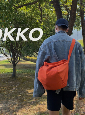OKKO周边情侣斜挎包男士纯色运动休闲百搭尼龙大容量单肩包骑行包