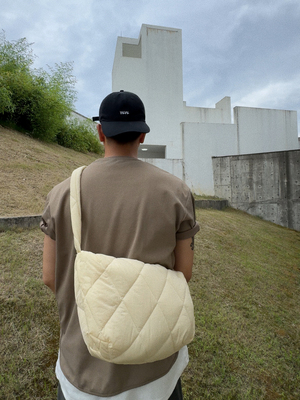 OKKO韩版运动斜跨包休闲骑行情侣尼龙大容量纯色电脑单肩云朵包男