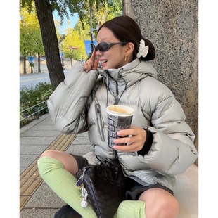 轻量鸭绒外套女 郑秀晶同款 现货 连帽排骨羽绒服韩国设计师25冬季