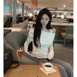 ds小心机露肩设计纯欲风层叠长袖 现货 新款 T恤女 韩国2026春季