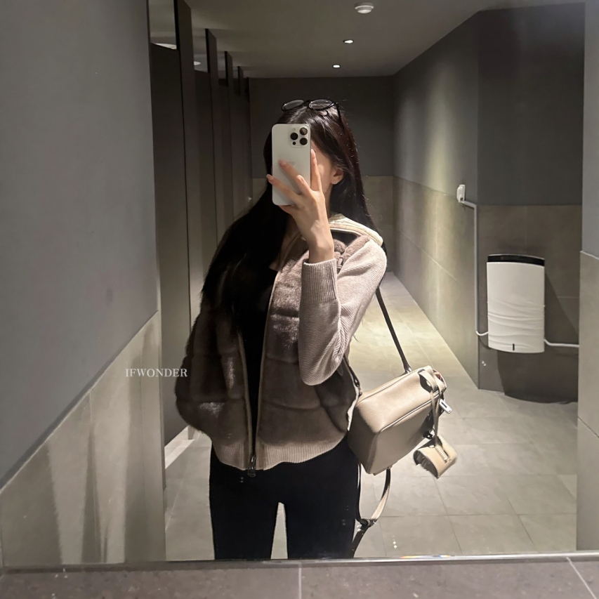 韩国东大门代购秋冬羊毛针织短外套连帽羽绒开衫仿水貂