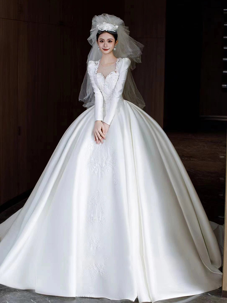 Satin long -sleeved bride high -end retro main wedding dress 2024 new small small size heavy work out to welcome winter Satin long -sleeved bride high -end retro main wedding dress 2024 new small small size heavy work out to welcome winter