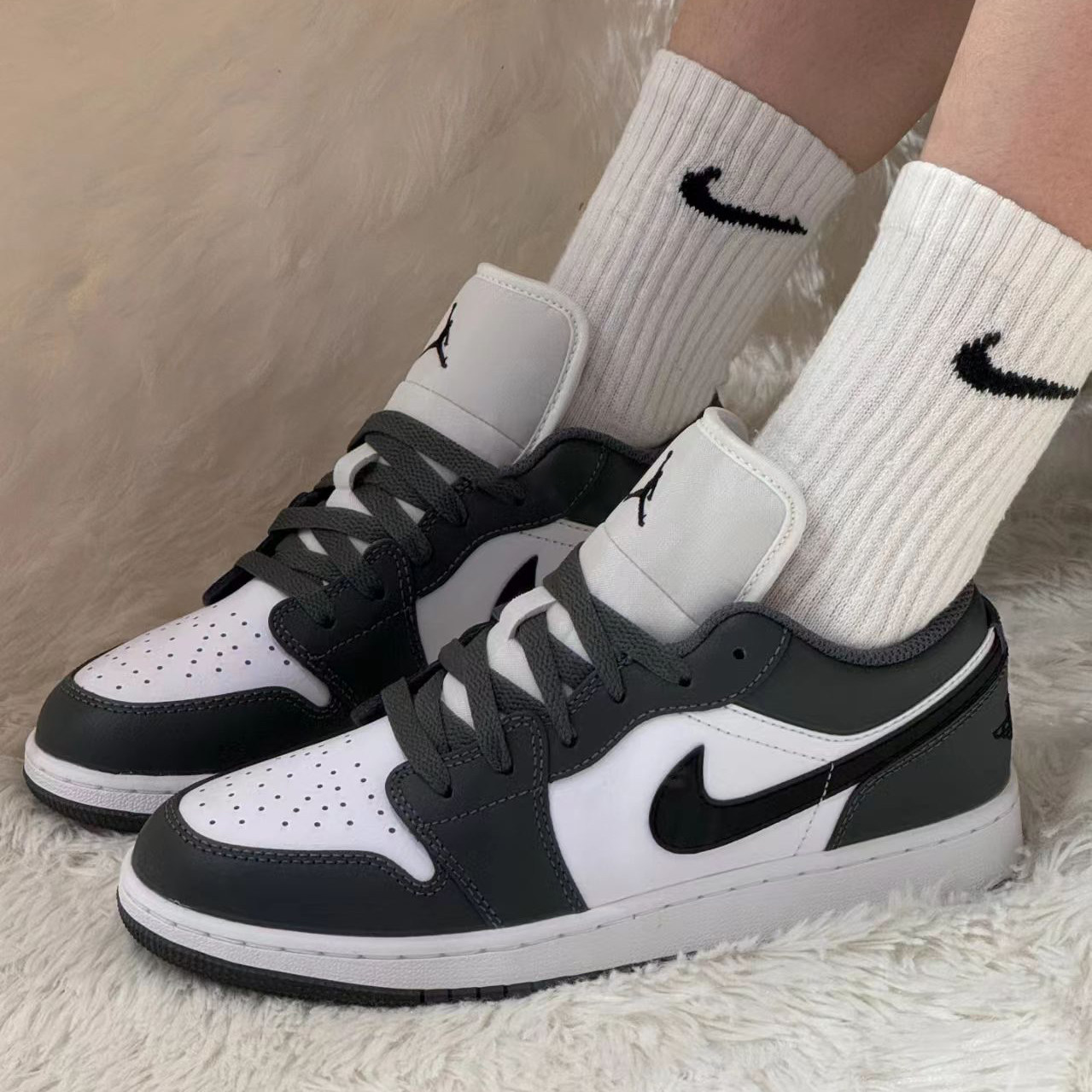 耐克/Nike Air Jordan 1 Low 白灰低帮舒适女款板鞋 553560-152,运动鞋new,板鞋,淘宝优惠券,粉丝福利购,淘宝优惠卷