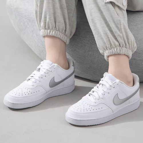 耐克/Nike Court Vision 1 Low 女款经典时尚休闲板鞋 DH3158-108