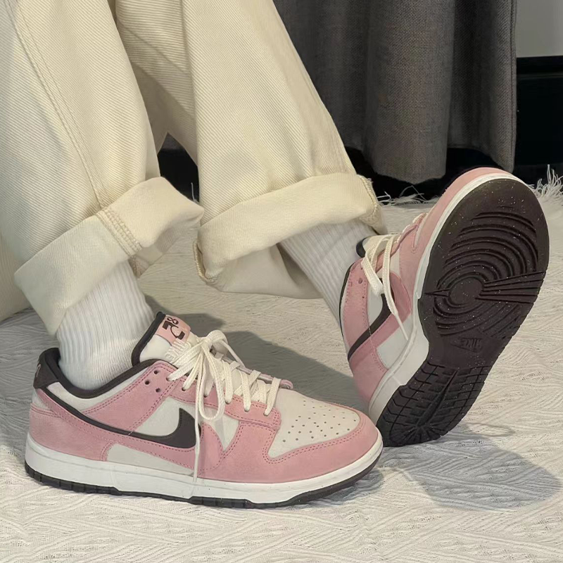 耐克/Nike Dunk Low 粉色女款低帮潮流休闲运动板鞋 HV1799-161