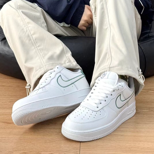耐克/Nike Air Force 1 男款空军一号时尚透气低帮板鞋FN8349-100