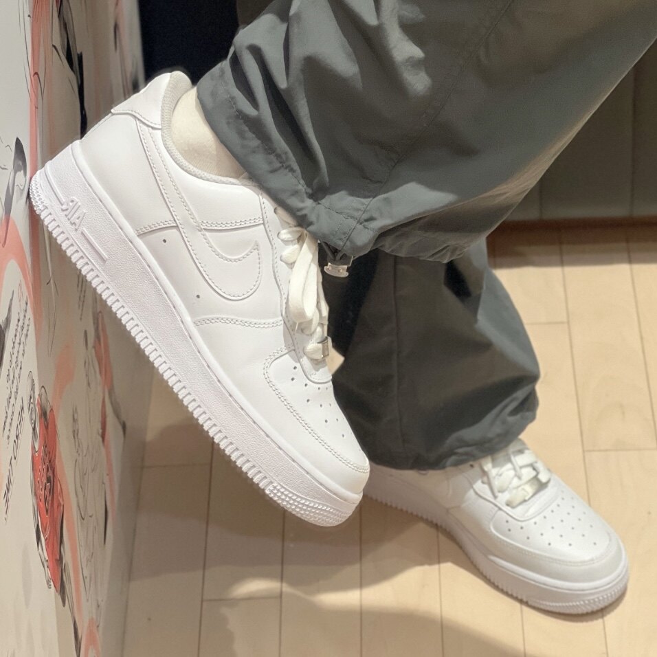 耐克/Nike Air Force 1 纯白空军一号经典女款低帮板鞋DD8959-100图片