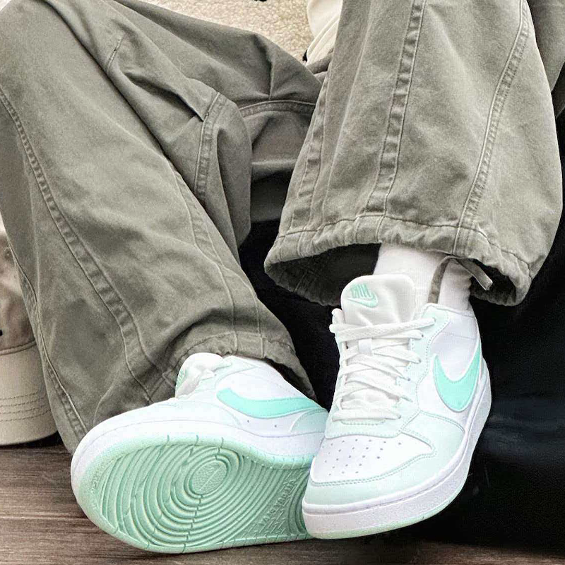 耐克/Nike Court Borough 大童白绿女款舒适休闲板鞋 FZ3539-100