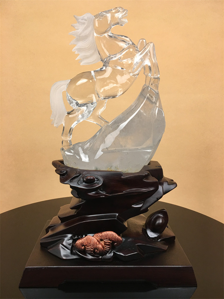 天然白水晶雕刻马生肖马摆件马到成功招财客厅办公室桌面