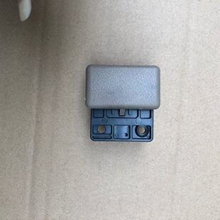 适用于郑州日产D22杂物箱扣手