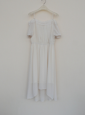 拉系列SML撤柜正品 女夏中长花边雪纺植花露肩连衣裙5A8473米色