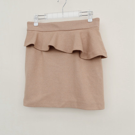 艾格淘特/M专柜正品断码 女秋冬花边荷叶边驼色腰裙短裙4E9098