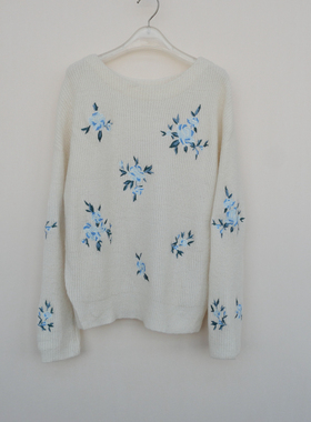 拉系列SM专柜撤柜正品 女冬轻盈蓬松宽松圆领绣花毛衣4A7373米白