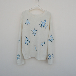 拉系列SM专柜撤柜正品 女冬轻盈蓬松宽松圆领绣花毛衣4A7373米白
