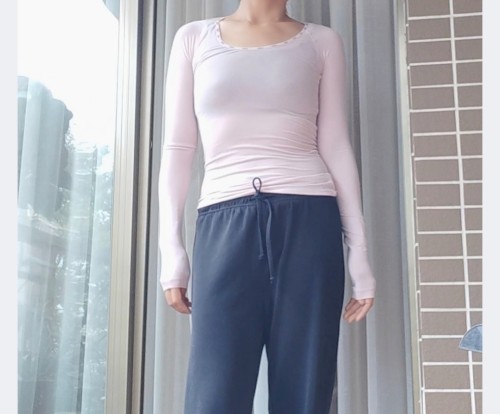 aritzia旗下两款高弹力修身款女士T恤xxs码